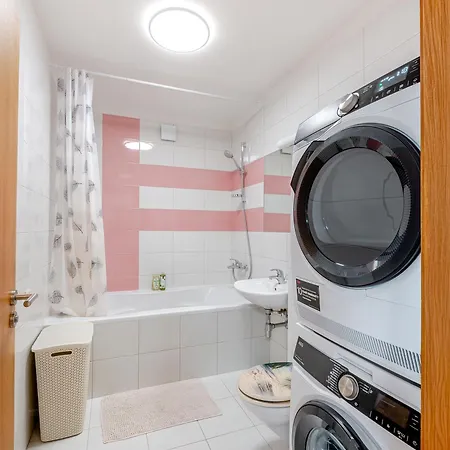 Onas 2 With Private Parking Appartement Kaunas