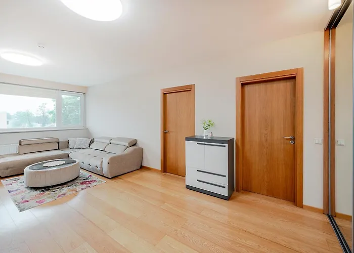 Onas 2 With Private Parking Апартаменты Каунас